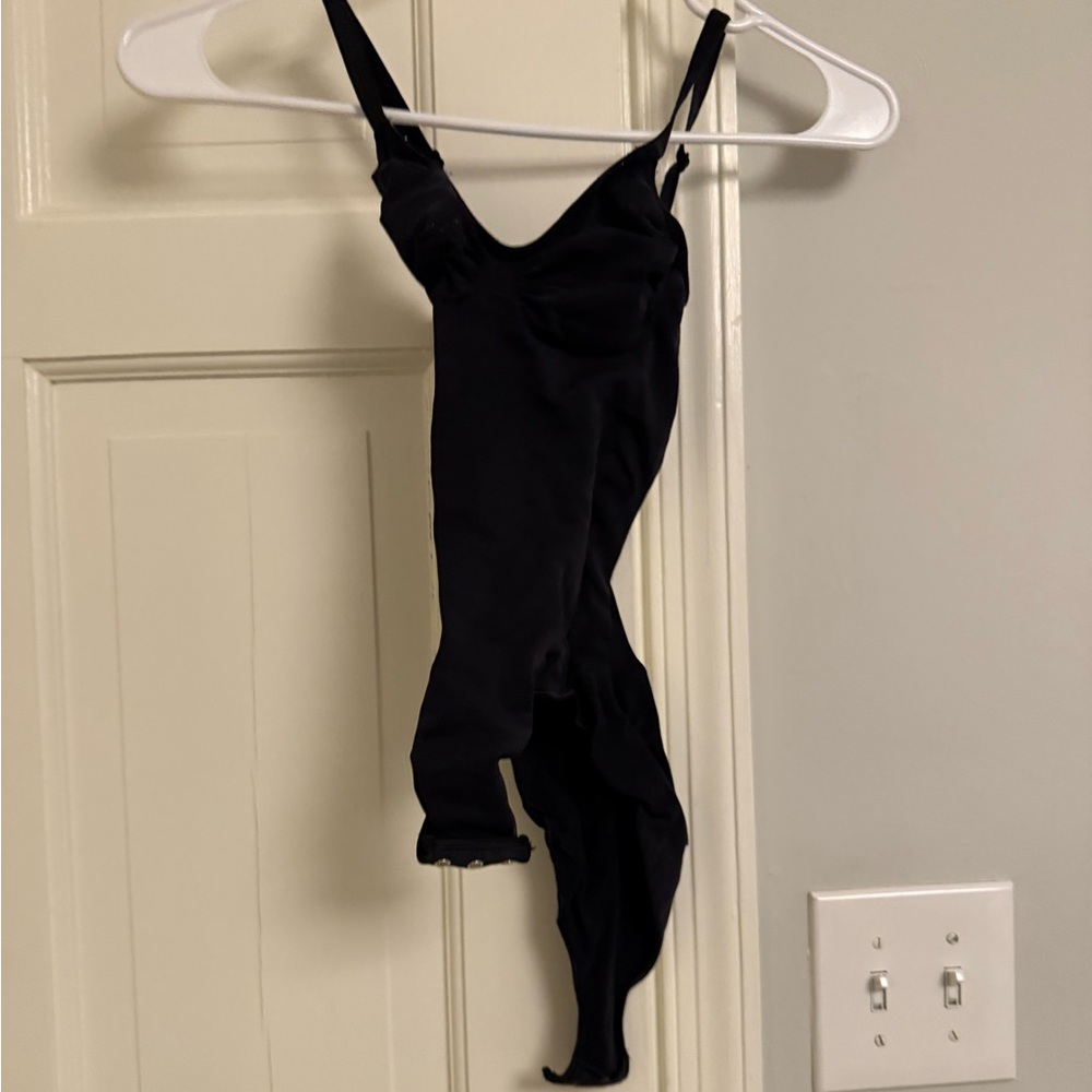 Skims shapewear bodysuit